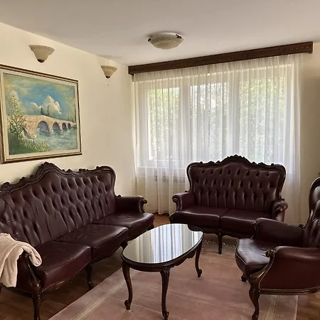 Villa Tradicional Center With Parking - Saraybosna