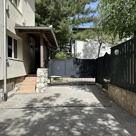 Tradicional Center With Parking - Saraybosna