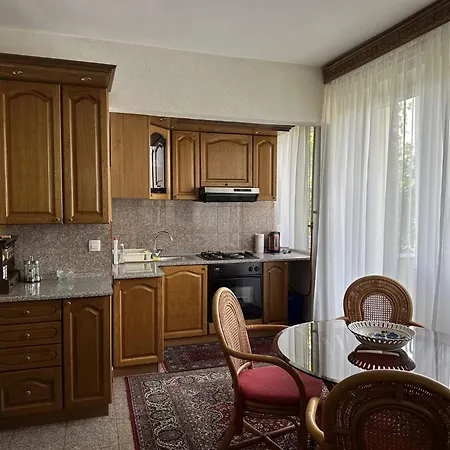 Tradicional Center With Parking - *